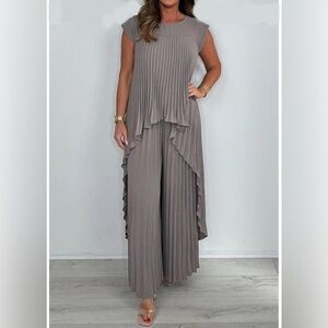 Elegant Set (Med) Blue Pleated Top and Pant